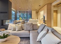 Living room of the Villa Panorama solid wood house