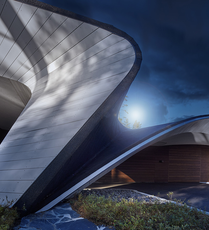The Wave log house by Polar Life Haus represents a new era of log architecture.